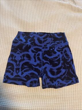 Stori Blue & Black Abstract Active Shorts